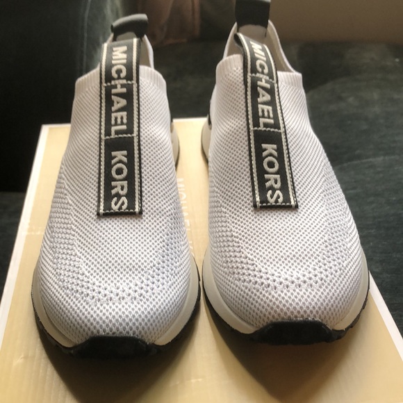 Women’s Michael Kors sneakers - Picture 7 of 10